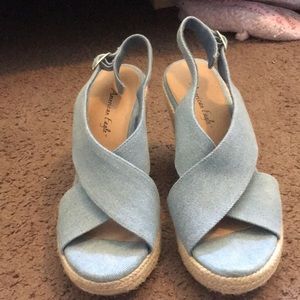 blue American Eagle wedges women's 7